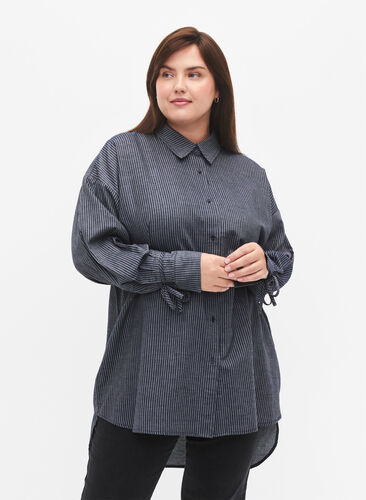 Zizzi Chemise avec détail noué sur les manches, Navy Stripe, Model image number 0