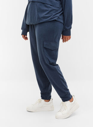 Zizzi Pantalon de jogging avec poches cargo, Insignia Blue Mel. , Model image number 2