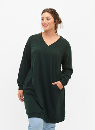 Zizzi Robe sweat-shirt avec col en V, Scarab, Model image number 0